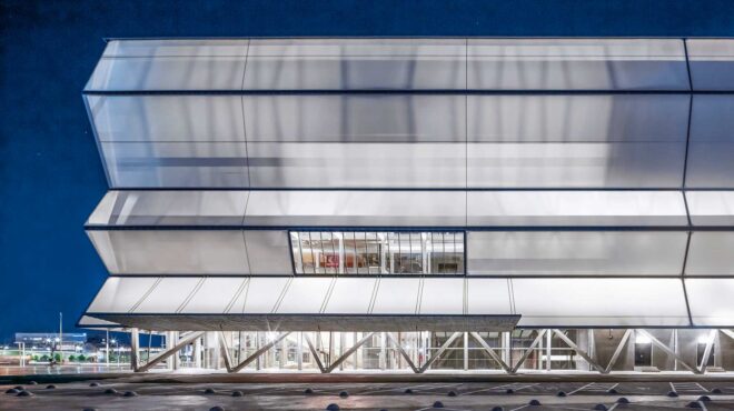 ο-σμίλιαν-ράντιτς-κλαρκ-δημιουργεί-δε-564186196