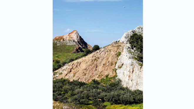 τι-κρύβεται-κάτω-από-το-έδαφος-της-αθήν-564192262