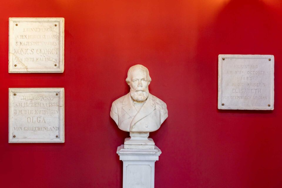 Tο βασίλειο της Μαυροδάφνης: ταξίδι στο ιστορικό οινοποιείο της Πάτρας-1