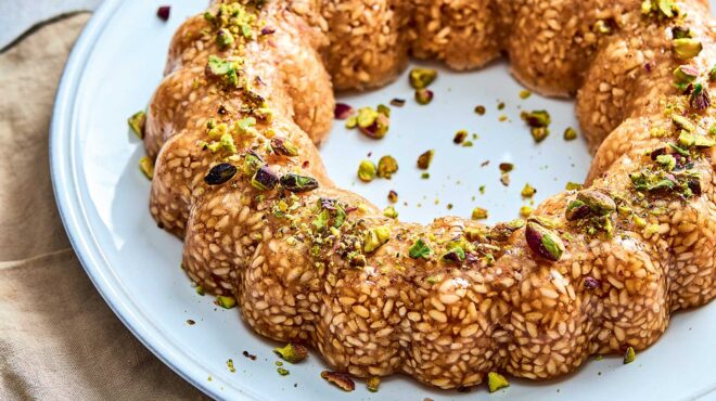 η-ιστορία-του-χαλβά-το-γλυκό-που-ενώνει-564177628