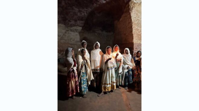 κάνοντας-πάσχα-στις-ορθόδοξες-εκκλησ-564167353