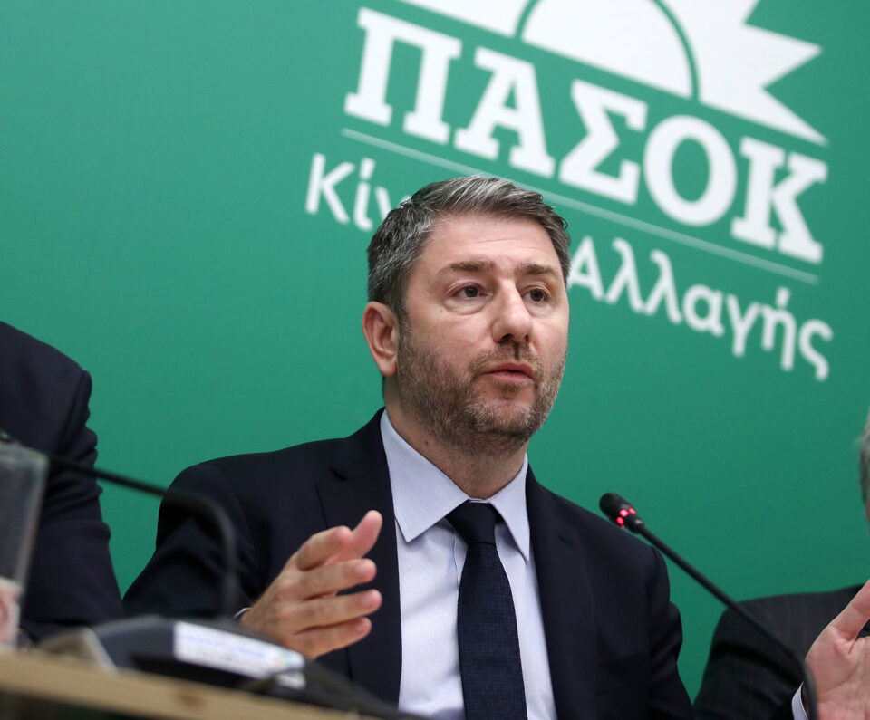 Πολιτική θύελλα για τις υποκλοπές – Γιατί παραμένουν στο αρχείο-1