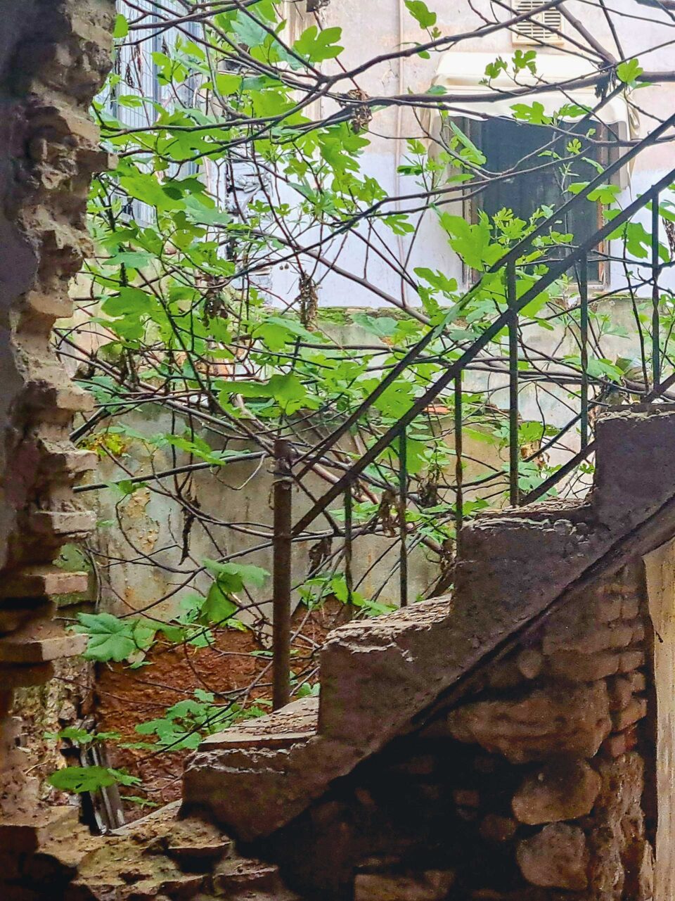 Αστικά ίχνη στο Κουκάκι-2