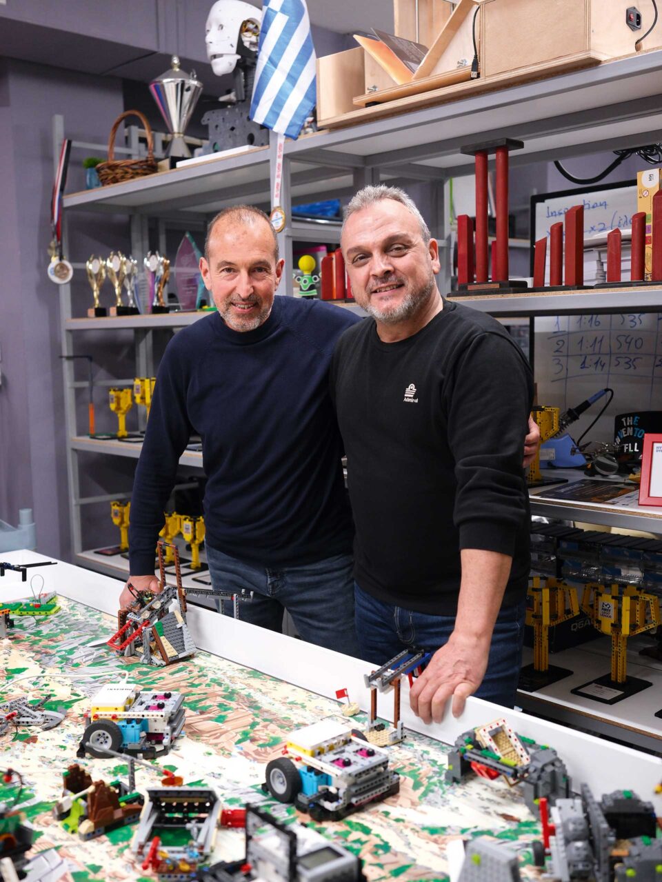 Οι Eλληνες μαθητές που φτιάχνουν ρομπότ-5