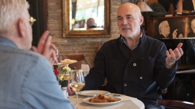 στάθης-λιβαθινός-το-θέατρο-περιέχει-ό-564161158