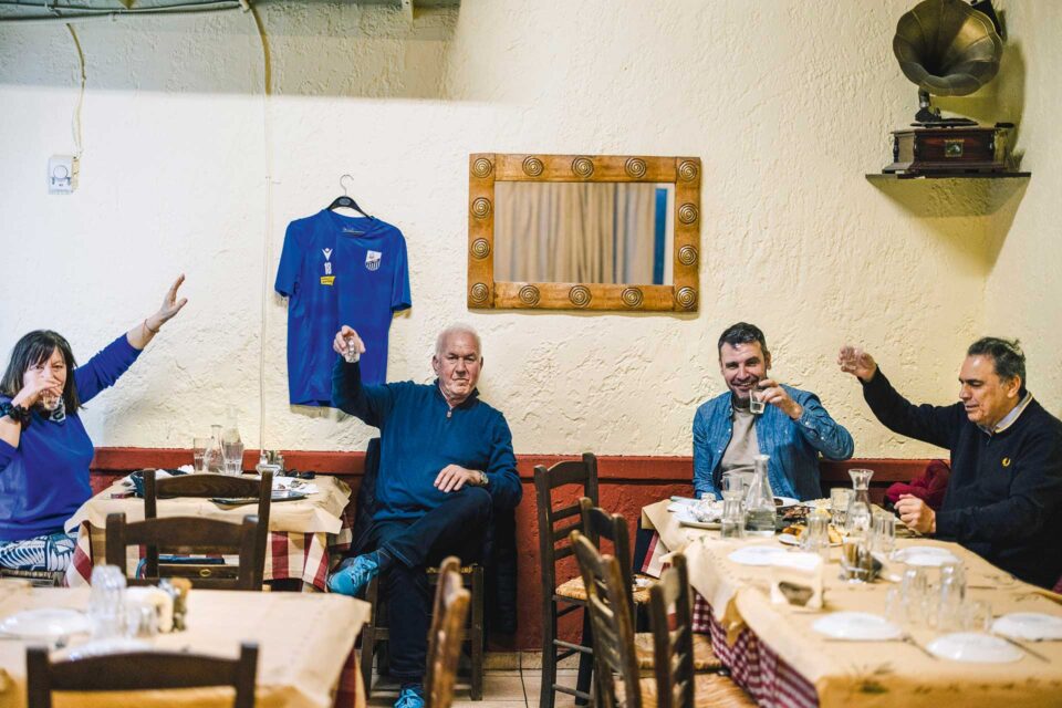 Για χειροποίητο γύρο και παϊδάκια στα Πατήσια-2