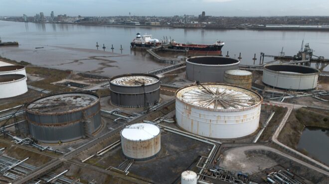 ο-αποκλεισμός-ορμούζ-αυξάνει-τη-ζήτησ-564175159