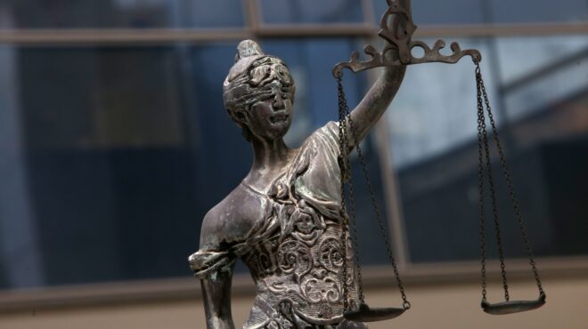 h-ενωση-εισαγγελέων-στηρίζει-τους-ελλη-564167143