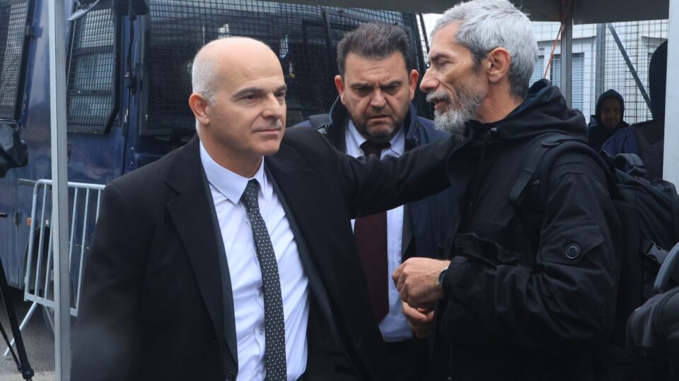 Τέμπη: Εντονοι διάλογοι και φορτισμένες παρεμβάσεις τη 2η μέρα της δίκης-8