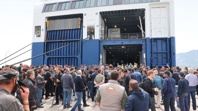 στον-κλοιό-του-αφθώδους-πυρετού-η-λέσβ-564177166