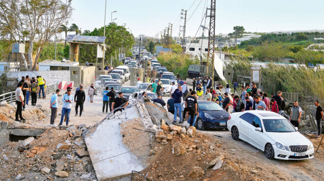 χαραμάδα-ειρήνης-μετά-το-άνοιγμα-των-σ-564181978