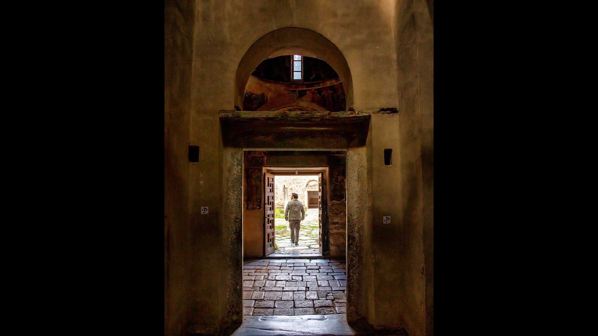 περπατώντας-στο-μικρό-άγιον-ορος-τη-564169219