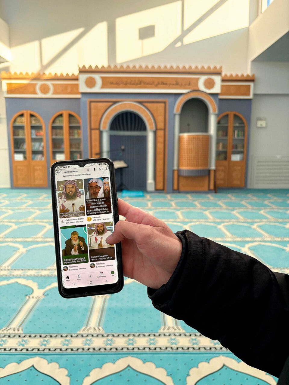 Διαβάστε στην «Καθημερινή της Κυριακής»-6