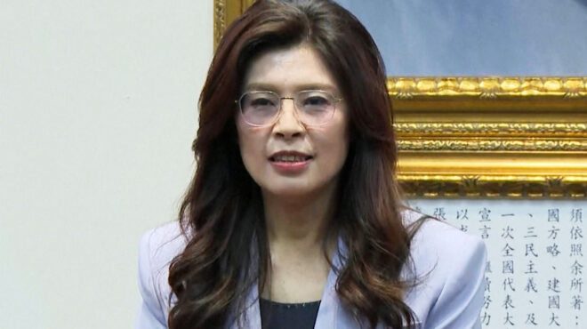 στο-πεκίνο-η-ηγέτις-της-αντιπολίτευση-564166189