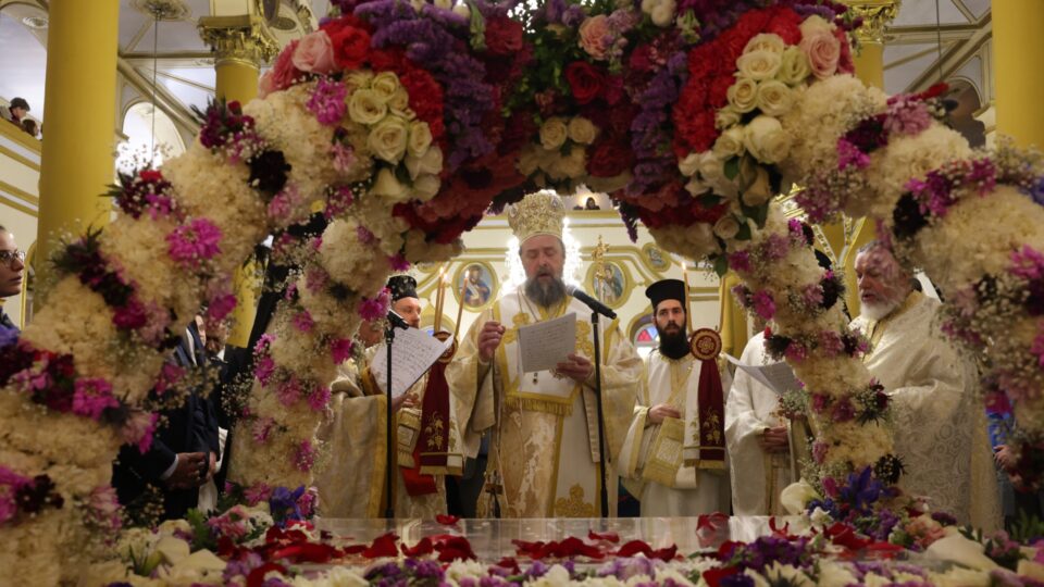 Θεσσαλονίκη: Σε κλίμα κατάνυξης η πρώτη περιφορά Επιταφίου από τον Aγιο Μηνά-2