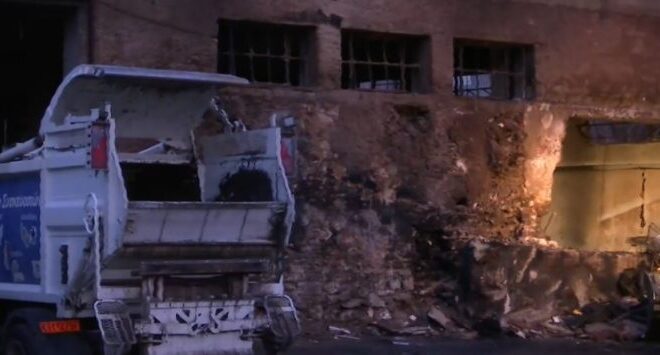 πειραιάς-πυρκαγιά-σε-αμαξοστάσιο-ζ-564170920