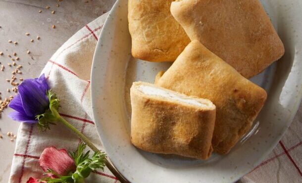 κατιμέρια-τυροπιτάκια-με-αναρή-από-τη-564199891