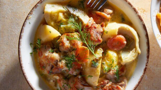 κοτόπουλο-με-αγκινάρες-αυγολέμονο-564189667