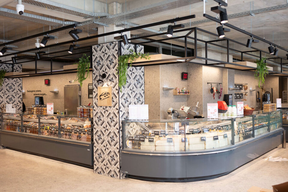 Εγκαίνια σήμερα για το GRAND Μασούτης στις Τρεις Γέφυρες – Πότε αλλάζουν ταμπέλες τα καταστήματα «Κρητικός»-1