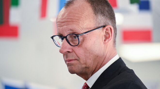 politico-γιατί-ο-μερτς-επιτίθεται-τώρα-σε-τρα-564199960