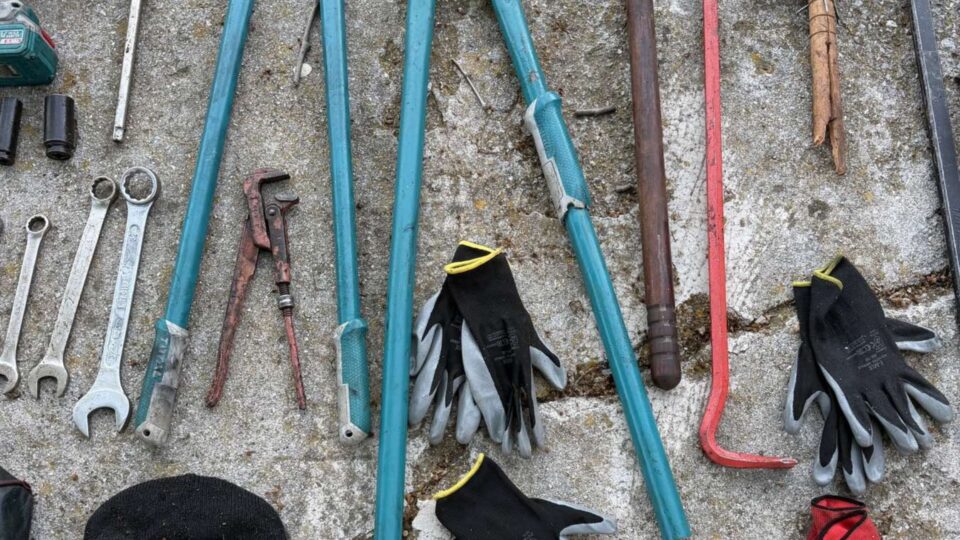 Θεσσαλονίκη: Σπείρα έκλεβε μετασχηματιστές του ΔΕΔΔΗΕ – Δύο συλλήψεις-1