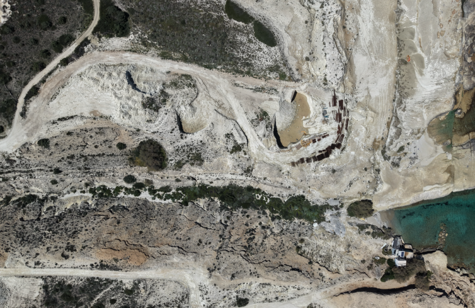 Μόλις ένα φορτηγό χώμα για την «πληγή» του Σαρακήνικου-2