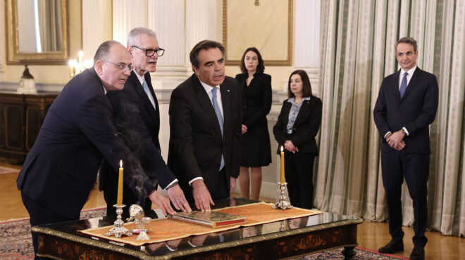 προεδρικό-μέγαρο-ορκίστηκαν-οι-νέοι-υ-564161164