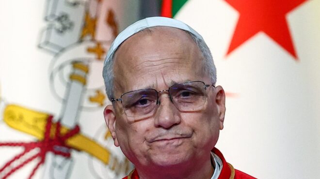 ηπα-απειλή-για-βόμβα-στο-σπίτι-του-αδελ-564178273