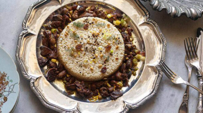 το-πιλάφι-με-συκωτάκια-πουλιών-από-τη-μ-564197899