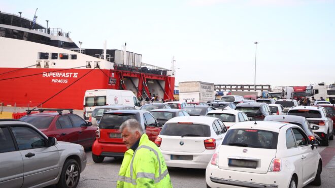 με-αυτοκίνητα-κτελ-και-πλοία-κορυφώνε-564171166