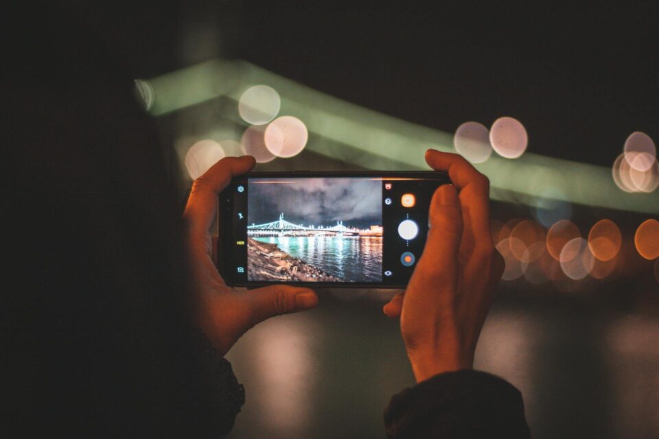 Smartphone κάμερα: Ποιο κινητό τραβάει τις καλύτερες φωτογραφίες-1