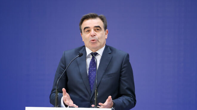 θεωρείο-η-ευρώπη-στην-ύπαιθρο-564161398