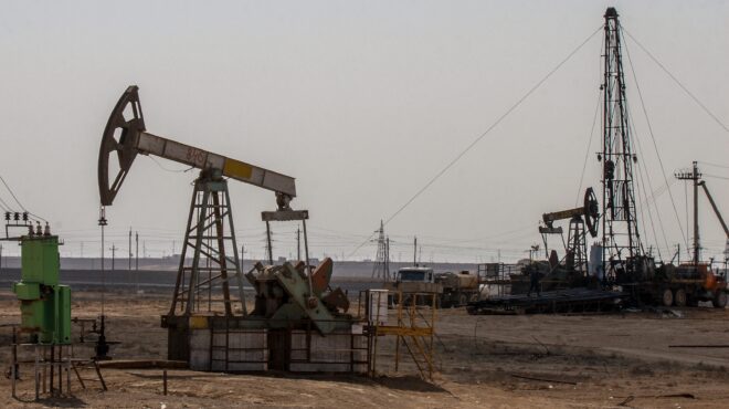 i-exodos-ton-iae-apo-ton-opek-tha-rixei-tis-times-toy-petrelaioy-oi-analytes-apantoyn-564198469