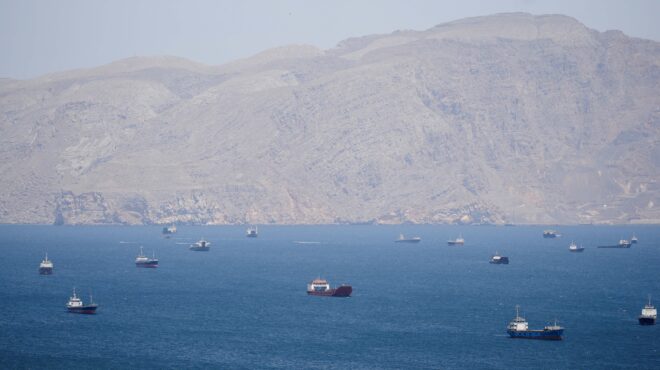 στενά-του-ορμούζ-επτά-διελεύσεις-στο-24-564196504