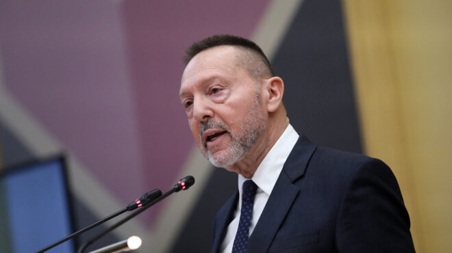 στουρνάρας-η-πολιτική-σταθερότητα-κ-564162529