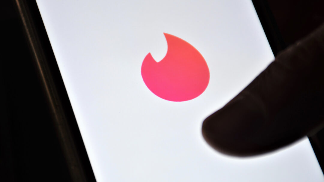 οι-σκοτεινές-διαδρομές-του-tinder-564180199