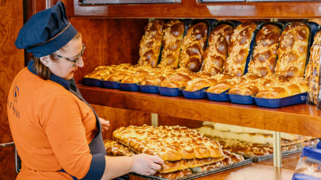 τα-καλύτερα-τσουρέκια-της-αθήνας-η-λίσ-564161272