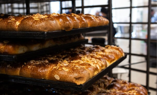 τσουρέκι-με-συνταγή-από-τα-γιούλια-564168253