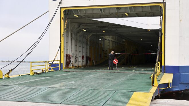 λέσβος-ανοιξε-το-λιμάνι-της-μυτιλήνης-564185476