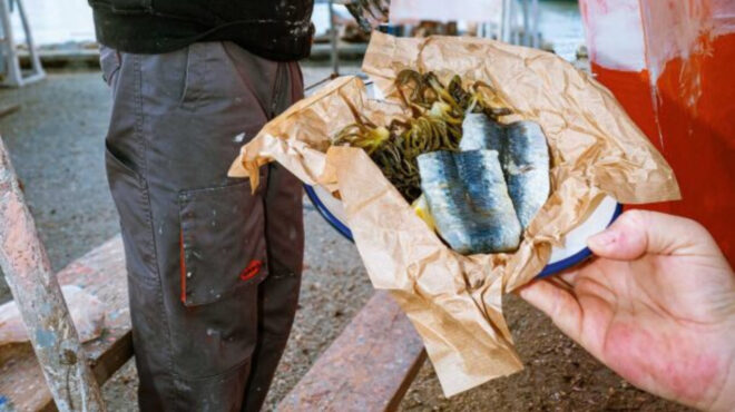 σύρος-τα-φαγητά-των-παλιών-ψαράδων-στο-564182338