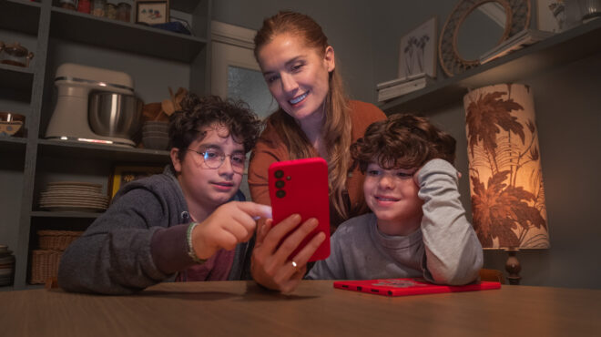 έρευνα-ιδρύματος-vodafone-3-στους-4-εφήβους-στη-564200482
