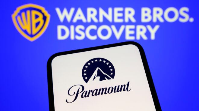 η-warner-bros-ενέκρινε-την-εξαγορά-της-από-την-paramount-sky-564190363