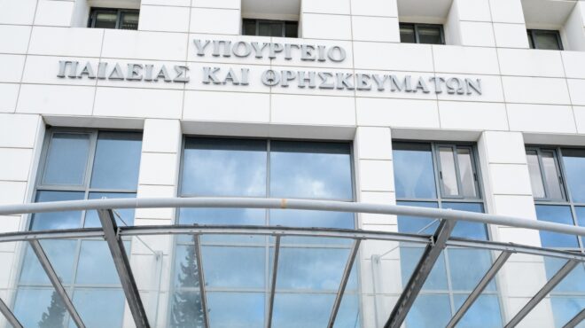 το-παρασκήνιο-των-παραιτήσεων-564190369