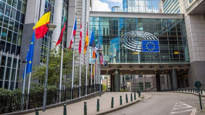 eπιστρέφει-στην-ε-ε-η-συζήτηση-για-το-τέ-564231142