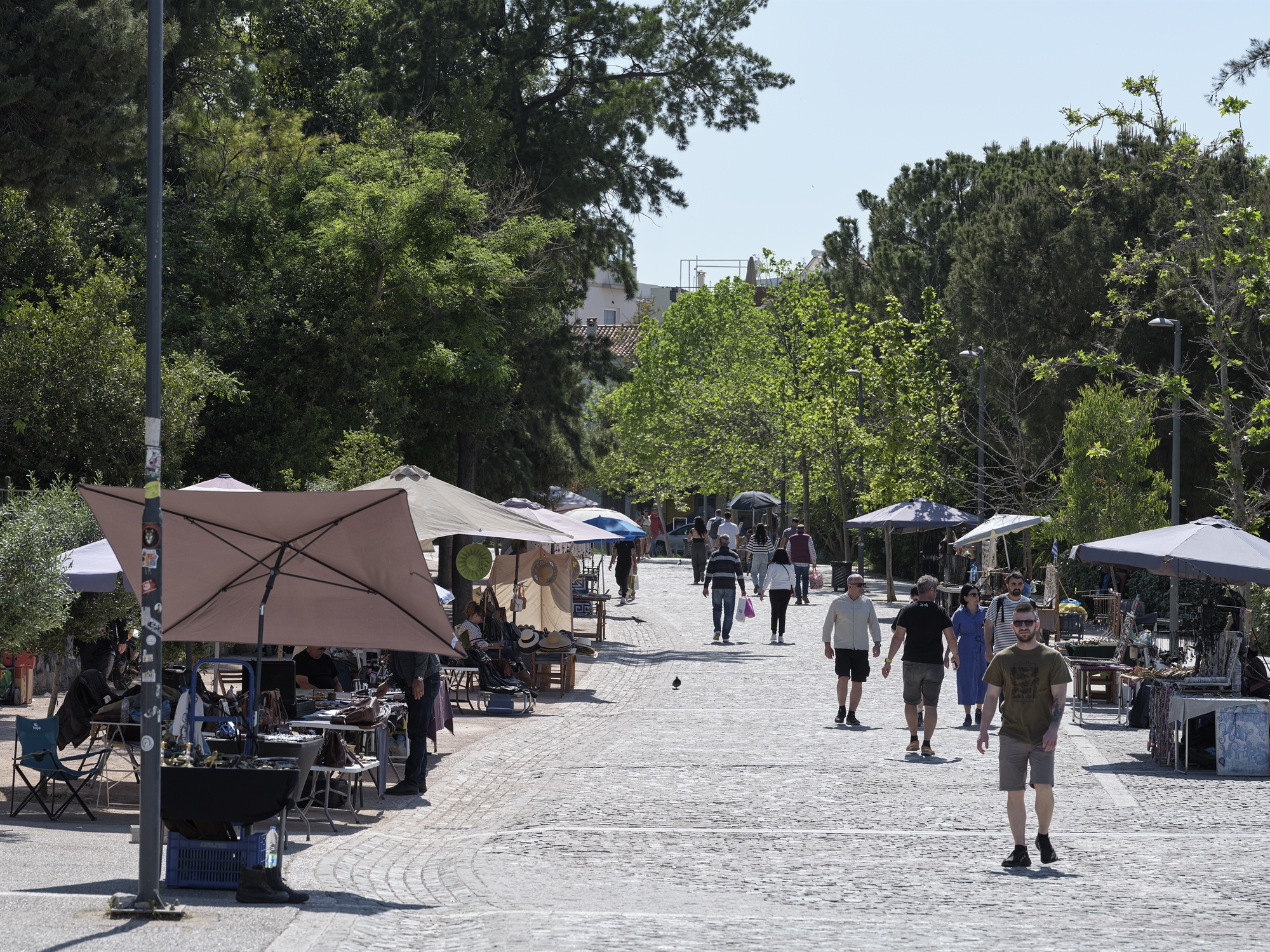 Υπαίθρια αγορά και πάλκο στη σκιά της Ακρόπολης-1