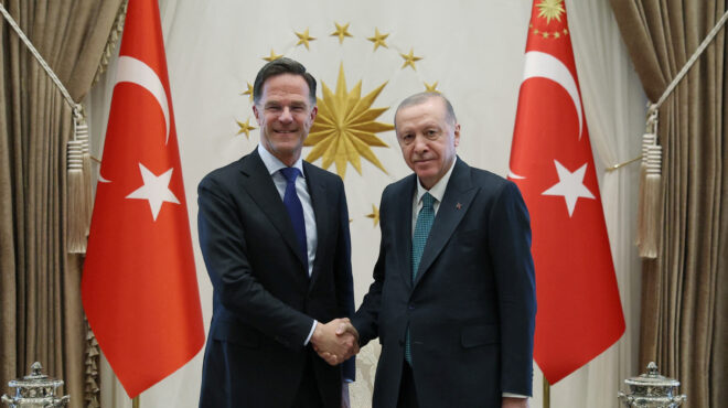 η-αγκυρα-πιέζει-για-συμμετοχή-στην-άμυ-564240499