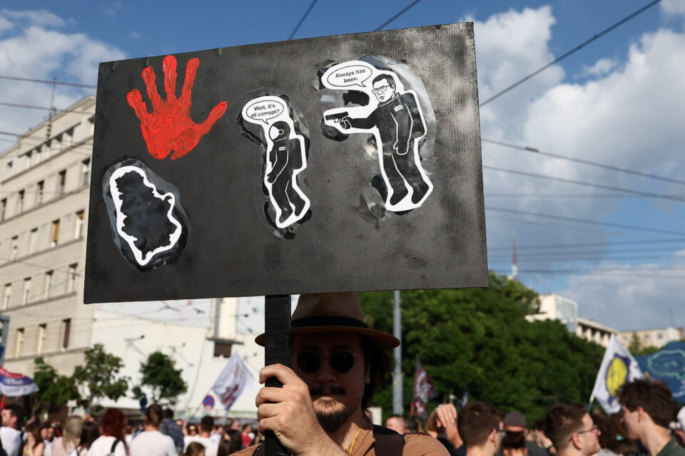 Σερβία: Οι διαδηλώσεις κάμπτουν τον Βούτσιτς – «Ισως παραιτηθώ σύντομα»-1