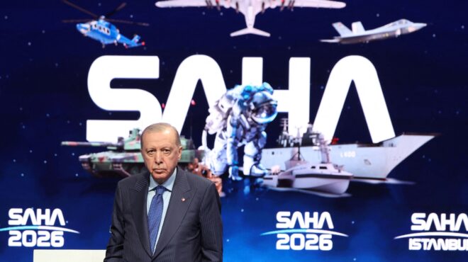 τι-βλέπει-η-αθήνα-πίσω-από-το-γκρίζο-του-564217411