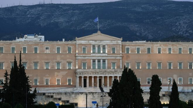 σχεδιάζοντας-το-αύριο-της-χώρας-564244150