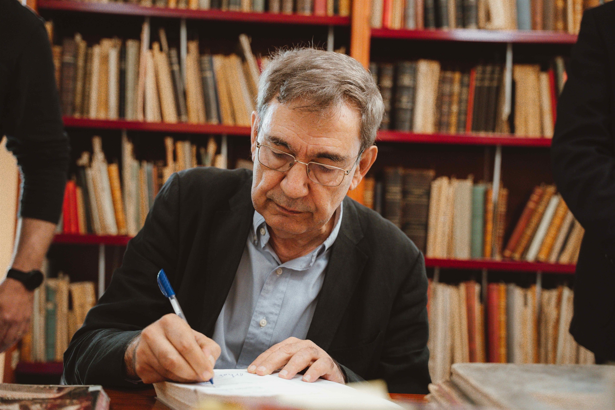 Σπάνια βιβλία, εξομολογήσεις και γεωπολιτική. Ο Ορχάν Παμούκ στα Χανιά-3